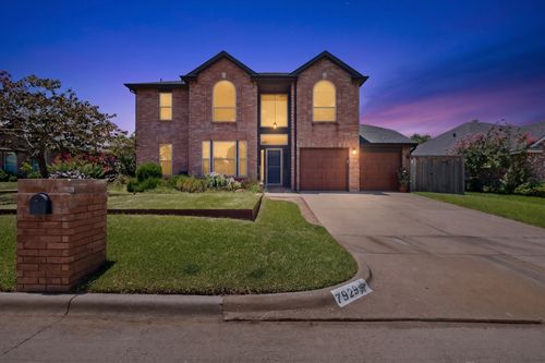 7929 Whispering Woods Ln, North Richland Hills, TX, 76182-7328 | Card Image