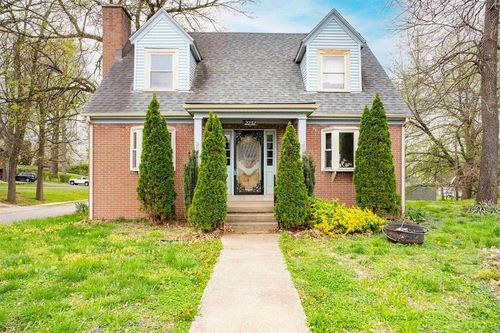 2232 Mcconnell Ave, Owensboro, KY, 42303-1138 | Card Image