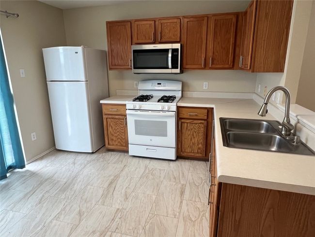 Kitchen | Image 11
