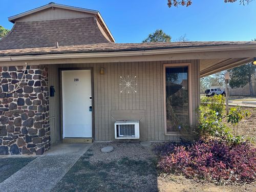 apt-209-126 Conference Dr, Bastrop, TX, 78602-4659 | Card Image