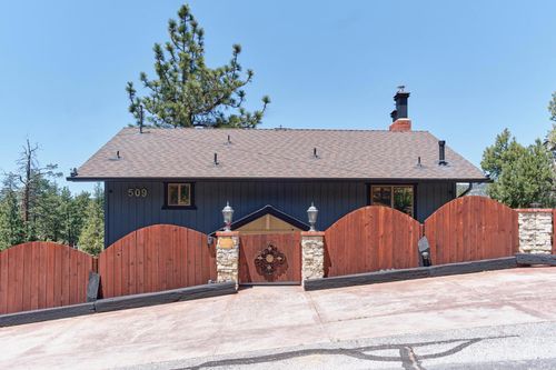 509 Wallace Ln, Big Bear City, CA, 92314 | Card Image
