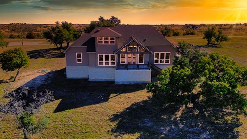 517 Dancing Sun Rd, Fredericksburg, TX, 78624-5177 | Card Image