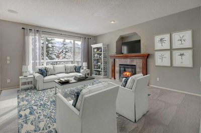 22 Cougarstone Terr Sw, House detached with 6 bedrooms, 3 bathrooms and 4 parking in Calgary AB | Image 2