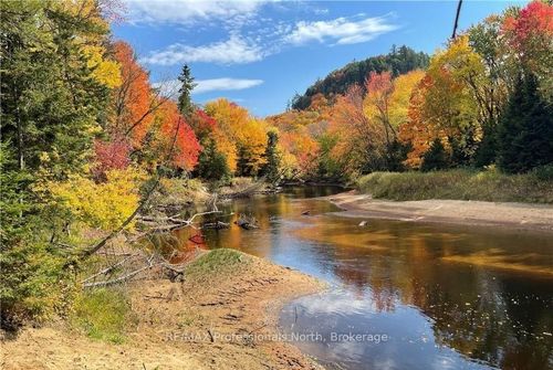 304 Old North Road N, Huntsville, ON, P1H2J4 | Card Image