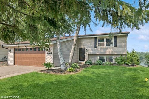 2952 Center Rd Sw, Prior Lake, MN, 55372-2305 | Card Image