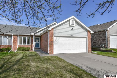 8224 Karl Ridge Rd, Lincoln, NE, 68506-7315 | Card Image