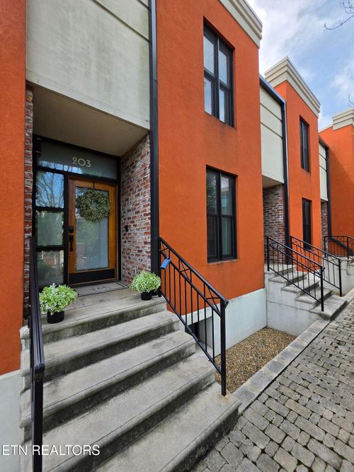 203 Mews Way, Knoxville, TN, 37917-4467 | Card Image