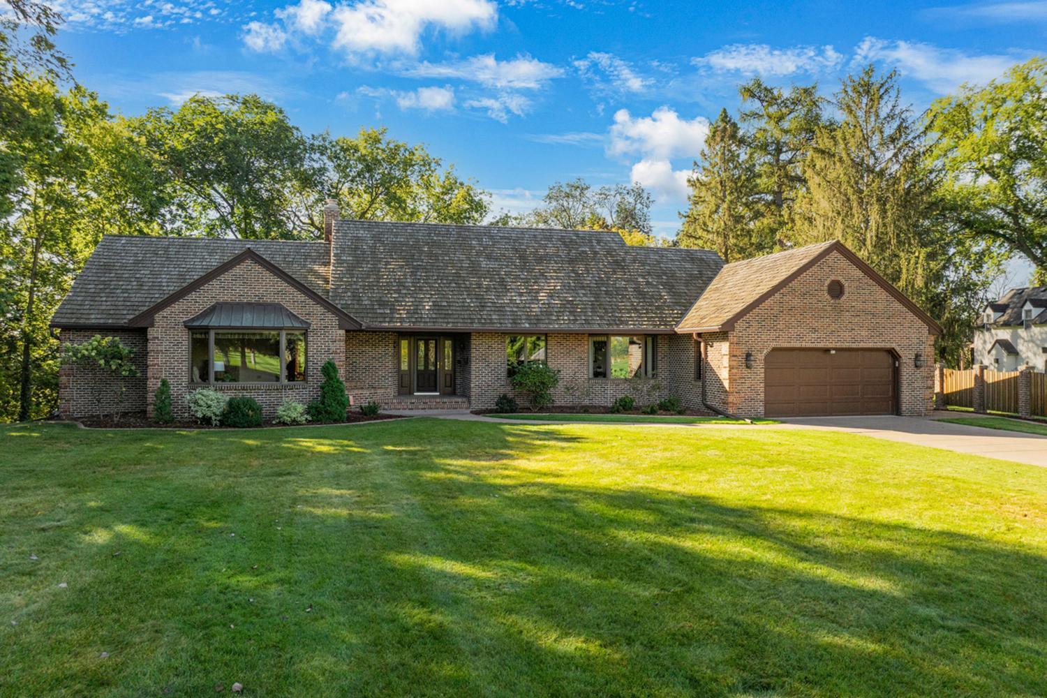 Overlook Dr, Minneapolis, MN 55431