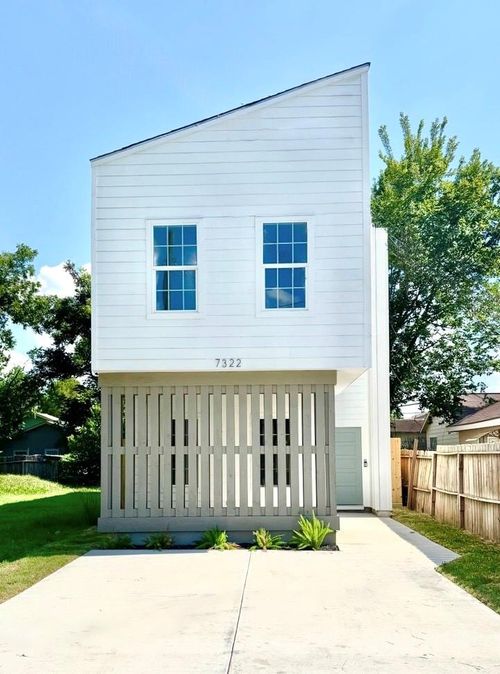 7322 Laredo St, Houston, TX, 77020-3419 | Card Image