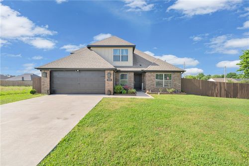 804 W Shane Ct, Siloam Springs, AR, 72761-3083 | Card Image