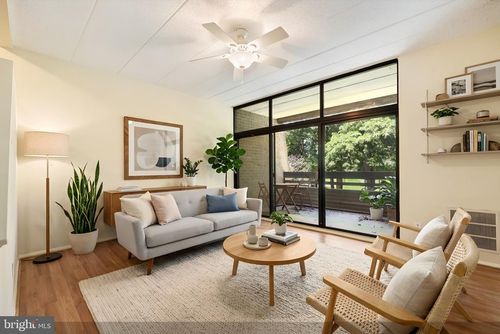 10201d-2116 Green Watch Way, RESTON, VA, 20191-2425 | Card Image