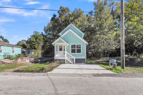 2711 Henry St, North Charleston, SC, 29405-7543 | Card Image