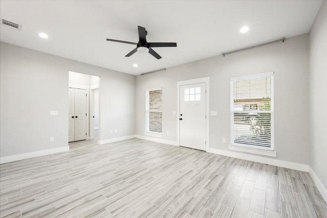 135 Private Road 8142, House other with 2 bedrooms, 2 bathrooms and null parking in Buna TX | Image 6
