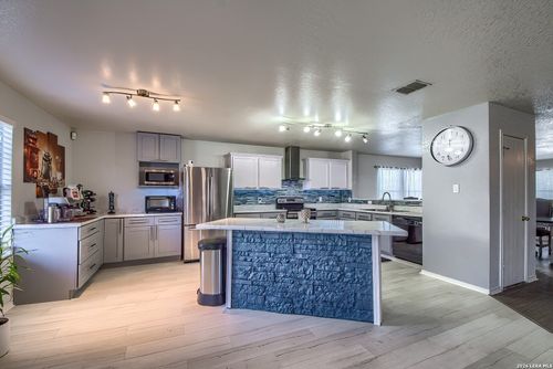 9143 Malabar Canyon, San Antonio, TX, 78245 | Card Image