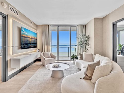 2905-1300 Brickell Bay Dr, Miami, FL, 33131-3380 | Card Image