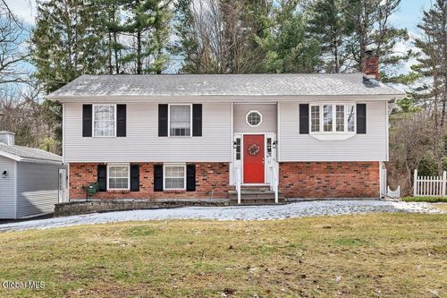 33 Acorn Ave, Clifton Park, NY, 12065-5339 | Card Image
