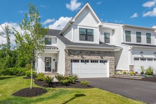 18 Flower Horn Blvd, Randolph, NJ, 07869-1385 | Card Image