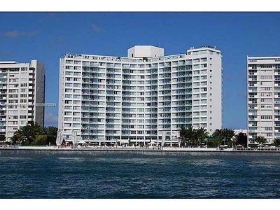 916 - 1100 W West Ave, Condo with 2 bedrooms, 2 bathrooms and null parking in Miami Beach FL | Image 1