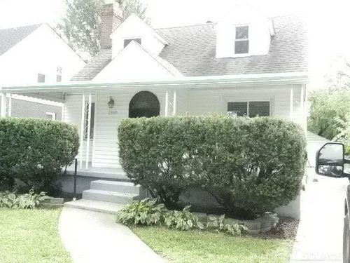 2000 Pearl Ave, Warren, MI, 48091-5116 | Card Image