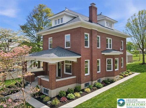 3756 W Walnut St, ALLENTOWN, PA, 18104-5810 | Card Image