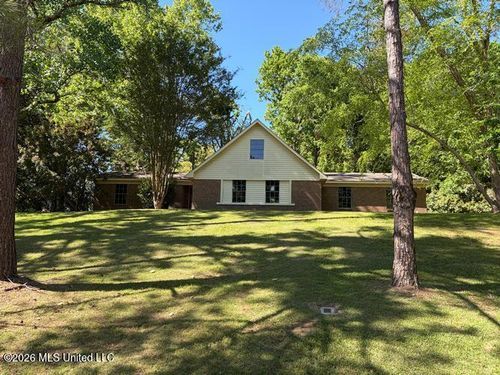 1709 Sherwood Circle, Yazoo City, MS, 39194 | Card Image
