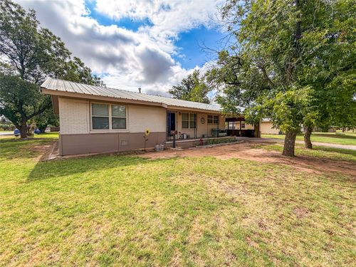 1508 N Avenue G, Haskell, TX, 79521-3438 | Card Image