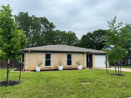 504 Heartwood Dr, Austin, TX, 78745-2233 | Card Image