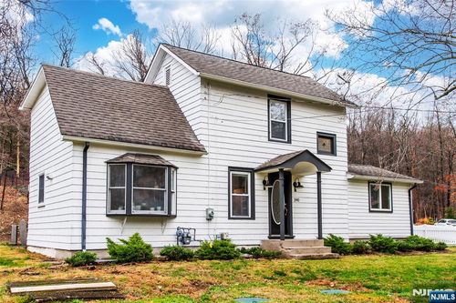 390 Mountain Ave, Franklin Lakes, NJ, 07417-1463 | Card Image