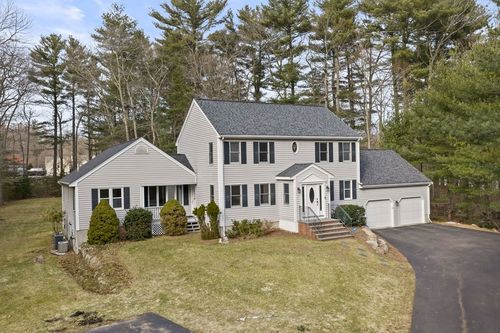 67 Henderson Ln, Hanover, MA, 02339-1581 | Card Image
