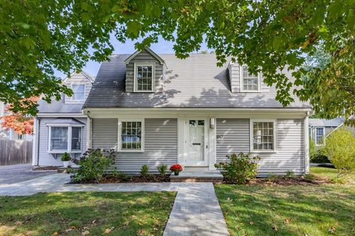 510 Webster St, Needham, MA, 02494-1136 | Card Image