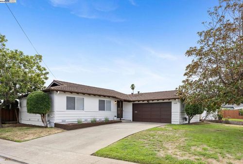 20089 Meadowlark Dr, Castro Valley, CA, 94546-4412 | Card Image