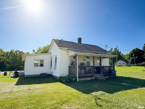 135 Walnut St, Alto Pass, IL, 62905-1032 | Card Image