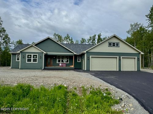 9075 E Alpine View Dr, Palmer, AK, 99645-8086 | Card Image