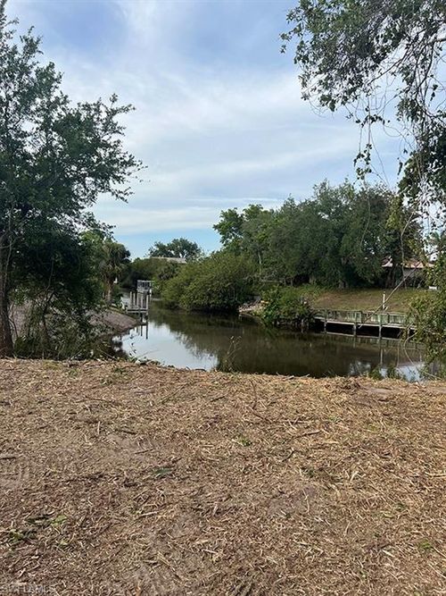 20565 Casaly Dr, ALVA, FL, 33920-3805 | Card Image