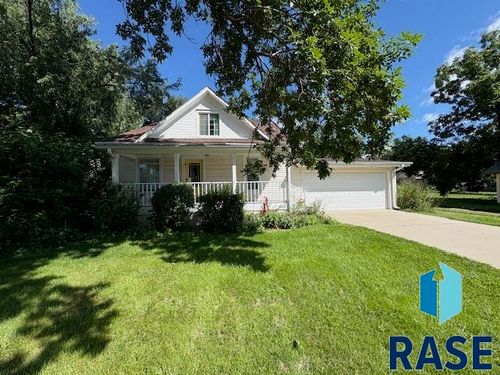 612 Nw 8th St, Madison, SD, 57042-1406 | Card Image