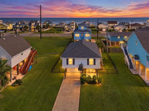21531 Zachary Dr, Galveston, TX, 77554 | Card Image