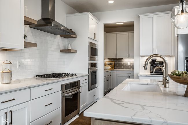 Gourmet kitchen | Image 15