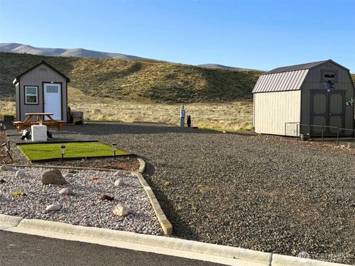 99-1769 Naches Wenas Rd, Selah, WA, 98942-1424 | Card Image