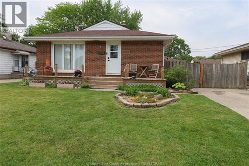 8924 Little River Road, Windsor, ON, N8S2B6 | Card Image