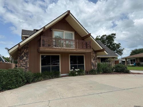 1045 Dawn Dr, Morgan City, LA, 70380-4426 | Card Image