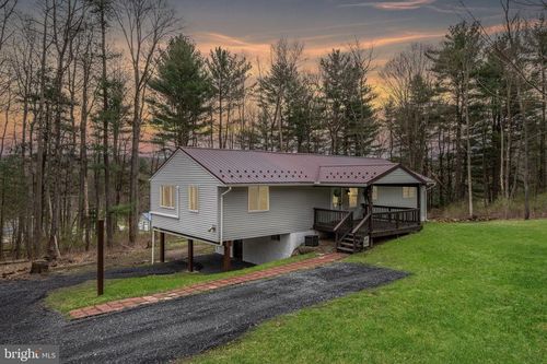 123 Riggs Ln, SNOW SHOE, PA, 16874-8423 | Card Image