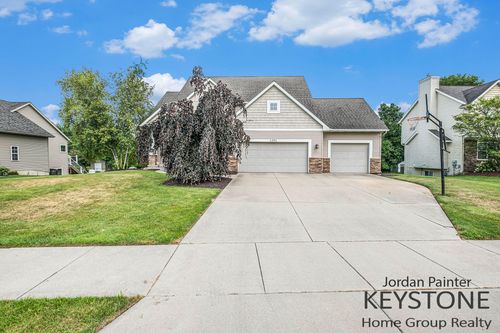 2206 Maplerow Ave, Walker, MI, 49534-2705 | Card Image