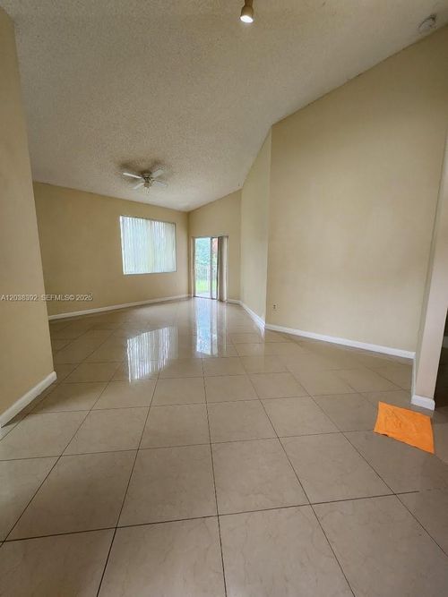 i101-6992 Sw 39th St, Davie, FL, 33314-2457 | Card Image