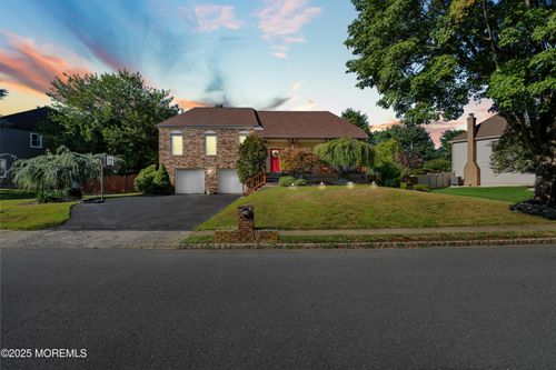39 Homestead Cir, Marlboro, NJ, 07746-2303 | Card Image