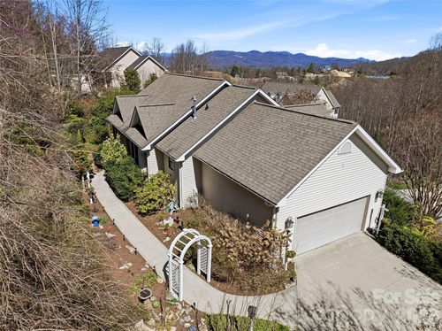 222 Bay Laurel Ln, Hendersonville, NC, 28791-2830 | Card Image