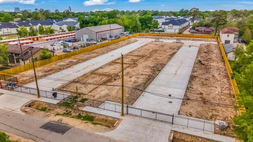 8904 Knoll Leaf Dr, Houston, TX, 77080 | Card Image