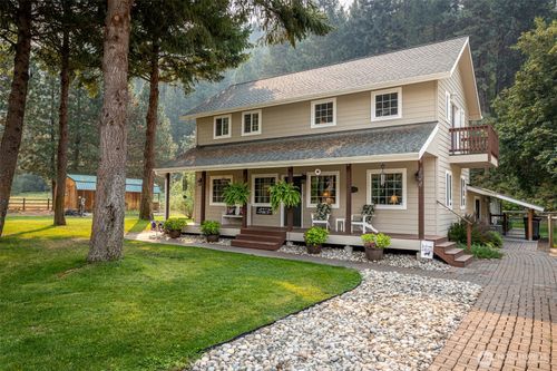 124 Cross Creek Ln, Leavenworth, WA, 98826-4530 | Card Image