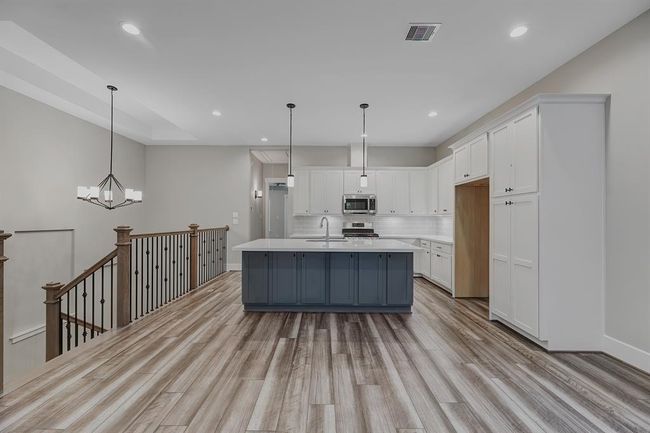 46 Dobbs View Ln, House other with 3 bedrooms, 3 bathrooms and 2 parking in Spring TX | Image 13