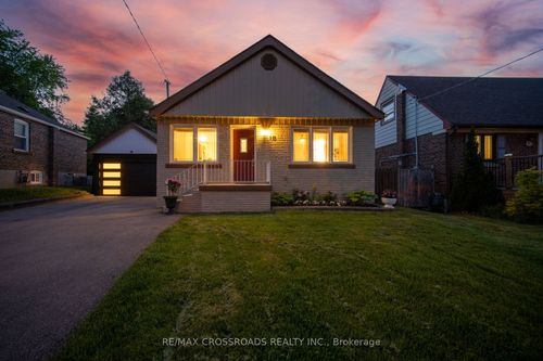 18 Adanac Dr, Scarborough, ON, M1M2E4 | Card Image