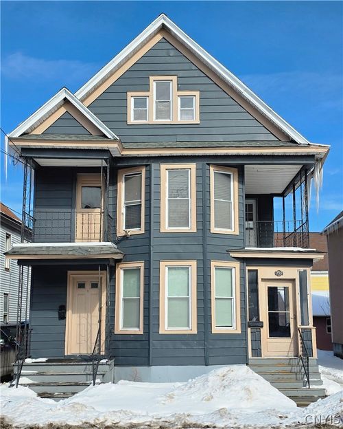 733 Eagle St, Utica, NY, 13501-4142 | Card Image